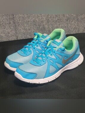 Nike Revolution 2 Turquoise Blue Athletic Shoes Size 7 Youth